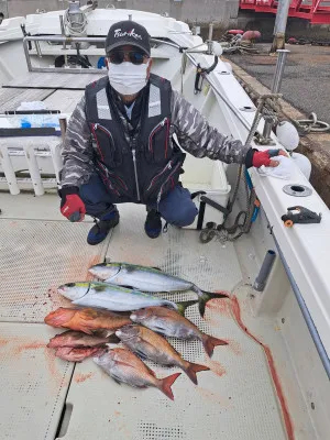 釣り船くわだの2023年3月24日(金)4枚目の写真