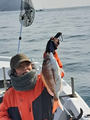 釣り船くわだの2023年4月18日(火)1枚目の写真