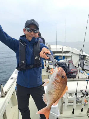 釣り船くわだの2023年4月18日(火)3枚目の写真