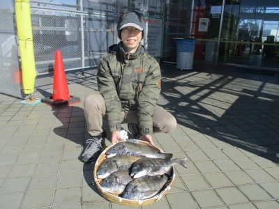 尼崎市立魚つり公園の2023年11月30日(木)1枚目の写真