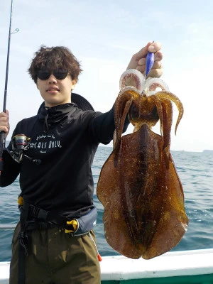 釣り船 久勝丸の2024年4月13日(土)4枚目の写真