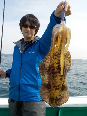釣り船 久勝丸の2024年4月13日(土)5枚目の写真