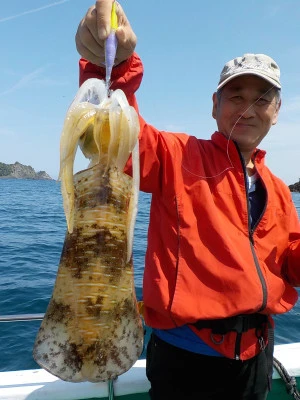 釣り船 久勝丸の2024年4月17日(水)4枚目の写真