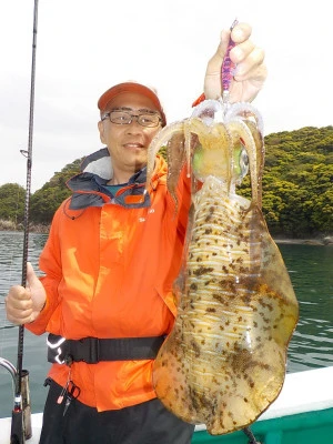 釣り船 久勝丸の2024年4月20日(土)5枚目の写真