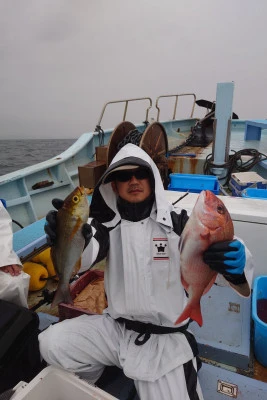釣り船 秀進丸の2024年4月23日(火)5枚目の写真