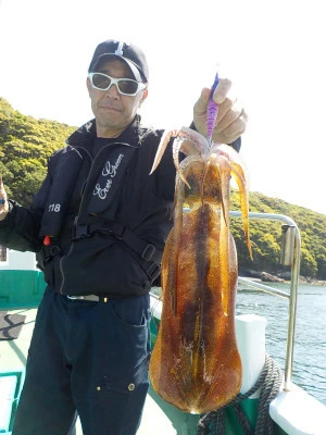 釣り船 久勝丸の2024年4月25日(木)4枚目の写真