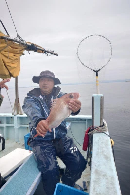 釣り船 秀進丸の2024年4月27日(土)3枚目の写真
