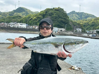渡船民宿倉の下の2025年5月12日(月)1枚目の写真