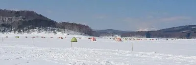 岩洞湖レストハウス