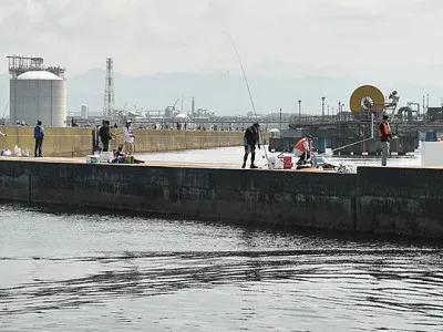 秋田港釣り（北）防波堤