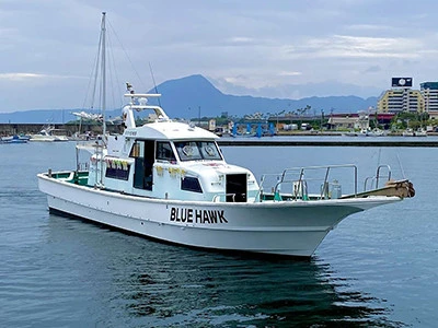 遊漁船　BLUE　HAWK
