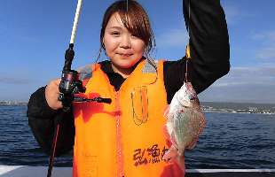 茨城県・日立沖、一つテンヤマダイ、竿頭25匹の爆釣！！